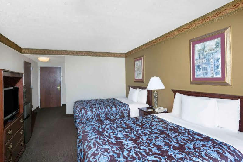 Days Inn & Suites By Wyndham Pocahontas Exterior photo