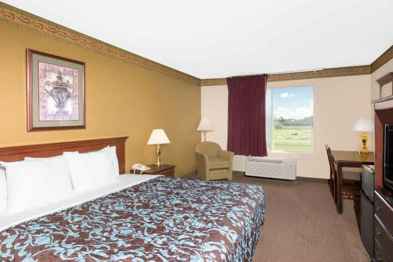 Days Inn & Suites By Wyndham Pocahontas Exterior photo