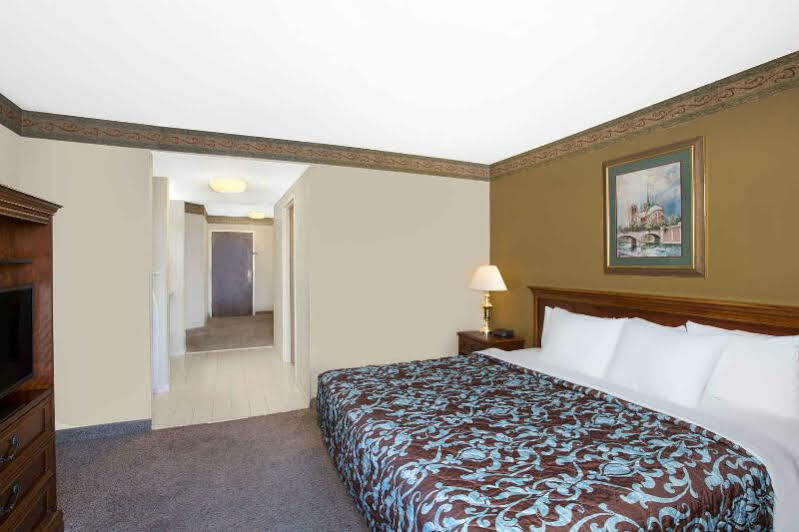 Days Inn & Suites By Wyndham Pocahontas Exterior photo
